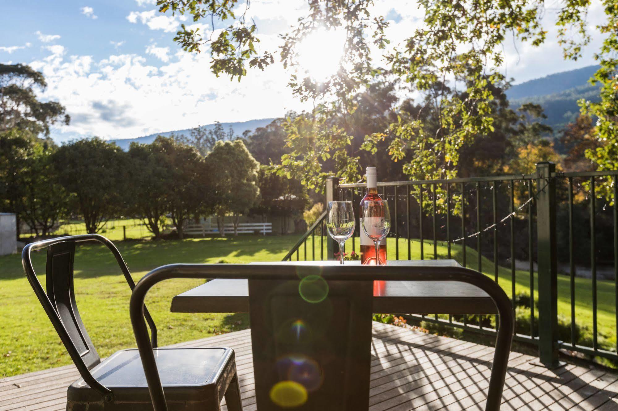 Hotel Oscar'S On The Yarra Warburton Esterno foto
