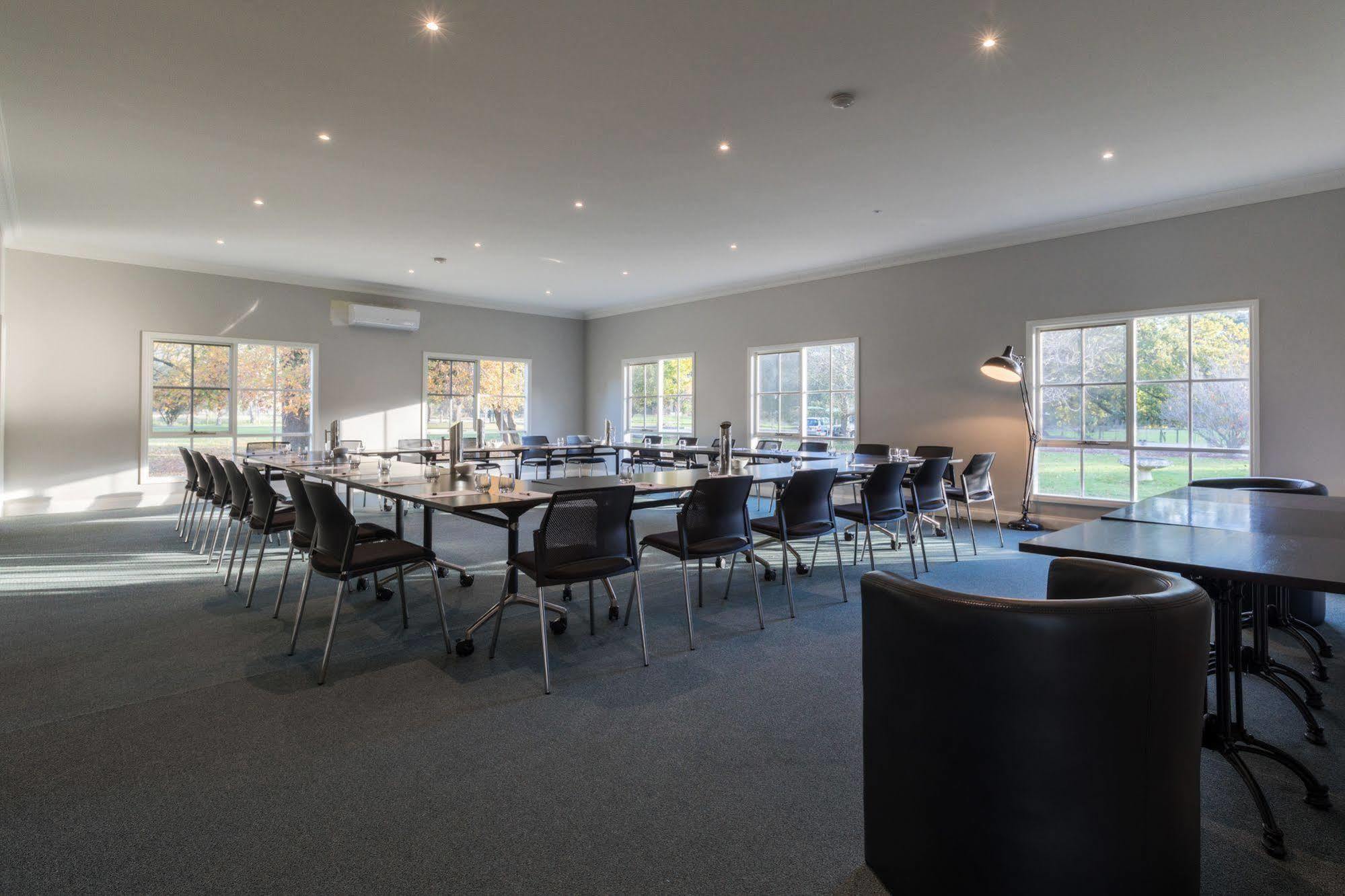 Hotel Oscar'S On The Yarra Warburton Esterno foto