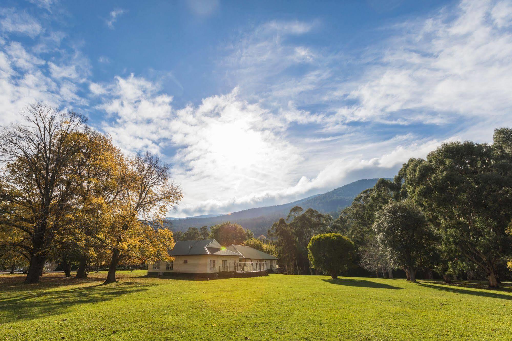 Hotel Oscar'S On The Yarra Warburton Esterno foto