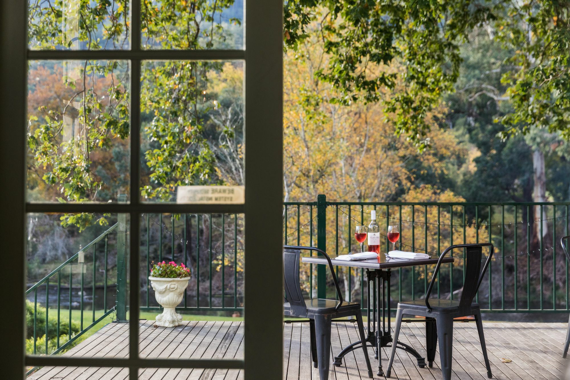 Hotel Oscar'S On The Yarra Warburton Esterno foto